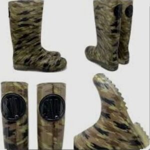 Stuart Weitzman Camouflage Rain Boots